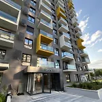 Srna Lux East Gate With Selfs Check In & Free Parking
