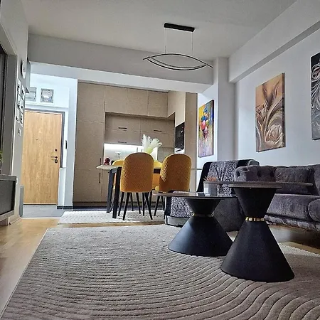 East Gate Srna Lux With Rent A Car Apartment