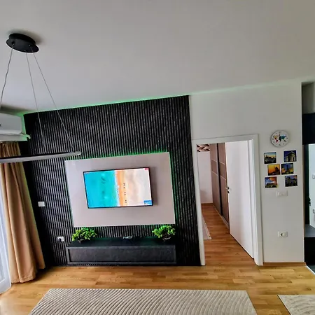 East Gate Srna Lux With Rent A Car