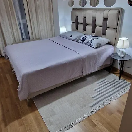 Srna Lux East Gate-skopje Apartamento