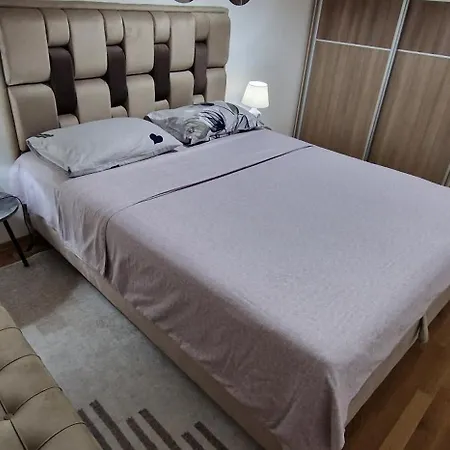 Apartamento Srna Lux East Gate-skopje Escópia