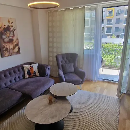 East Gate Srna Lux With Rent A Car Appartement *