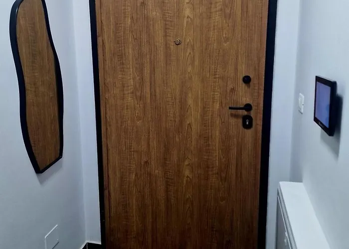 Apartment East Gate Srna Lux With Rent A Car