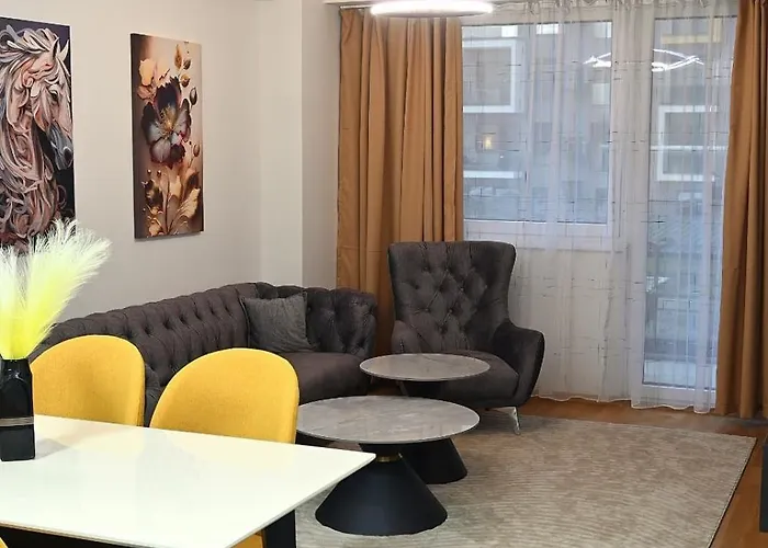 East Gate Srna Lux With Rent A Car Скоп'є