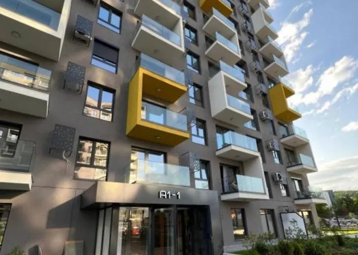 East Gate Srna Lux With Rent A Car