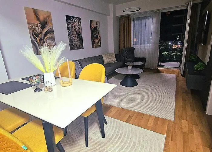 East Gate Srna Lux With Rent A Car Apartment Skopje