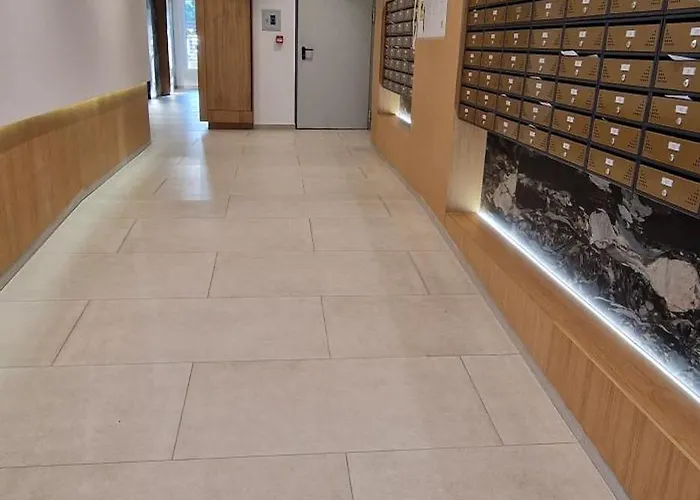 East Gate Srna Lux With Rent A Car Apartment