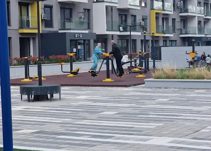 East Gate Srna Lux With Rent A Car Апартаменти Скоп'є